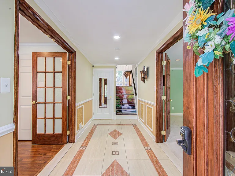 9203 Cedarcrest Dr — Photo 4