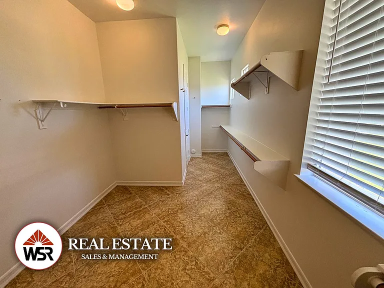 18691 Oak Park Dr — Photo 33