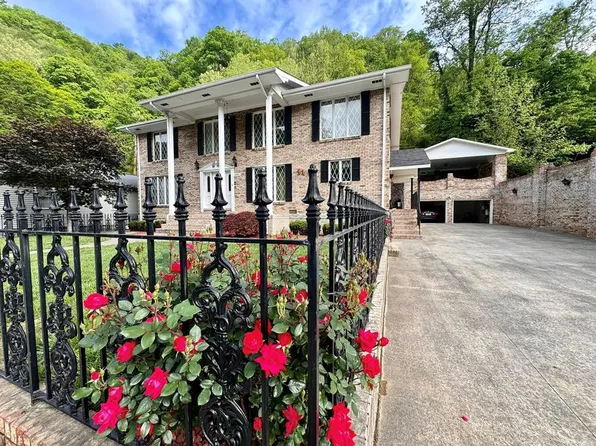 1595 Edgewater Dr, Grundy, VA 24614