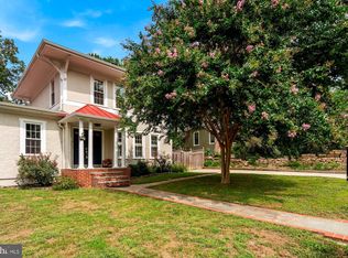 207 Pine St, Alexandria, VA 22305