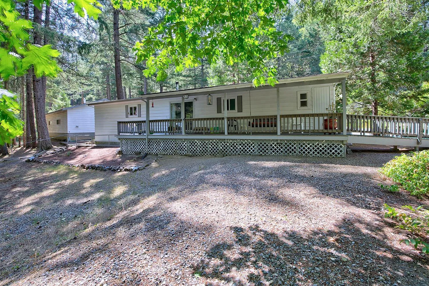 425 Wonder Ln photo 1