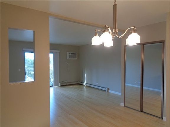 4th image of 550 Graceland Ave APT 9