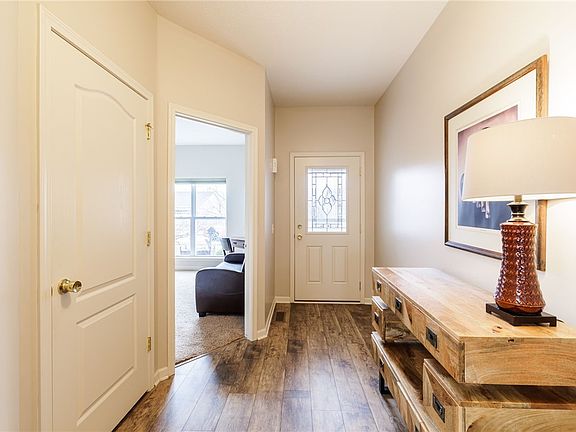 3rd image of 81 Falkirk Pl