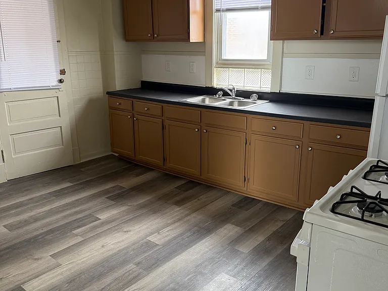 1740 W 87th St #2 — Photo 5