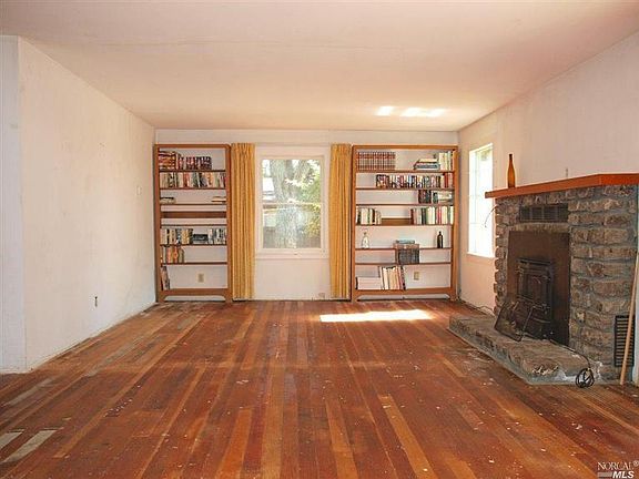 4th image of 10906 Eastside Road