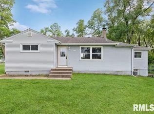 461 21st St, East Moline, IL 61244