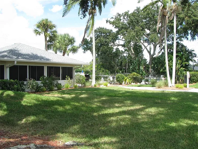 7461 W Country Club Dr N #208 — Photo 26