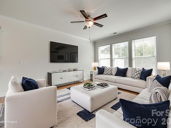 2nd image of 642 Altamonte Dr