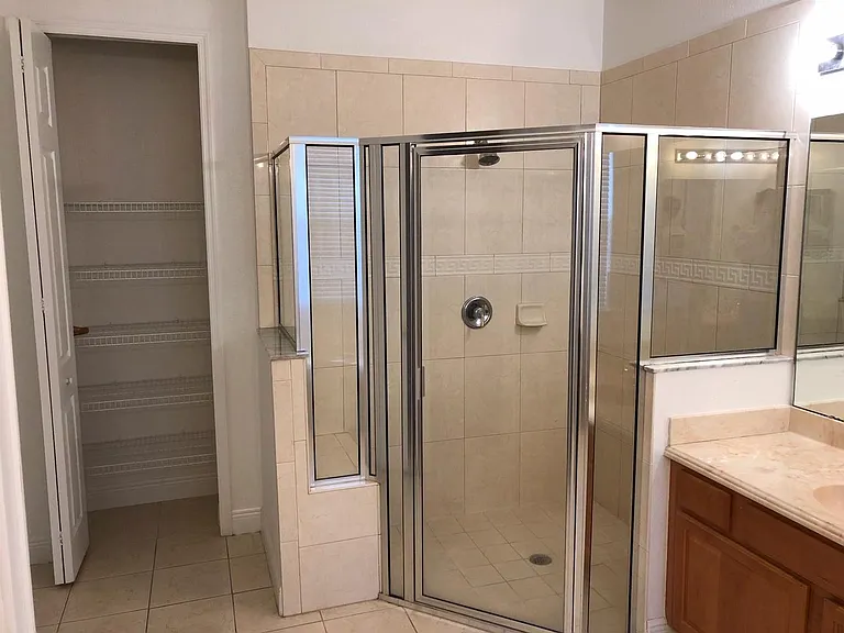 3615 Valleyview Dr — Photo 9