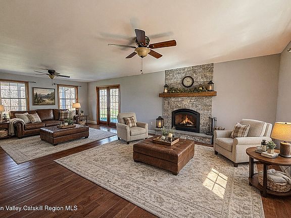 3rd image of 521 Hall Hill Road