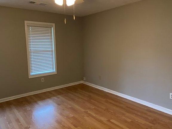 3rd image of 255 Haymarket Ln