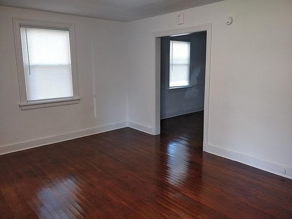 2nd image of 5611 Lakeside Ave