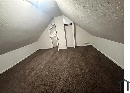 4 bed, $1,400 — Photo 4