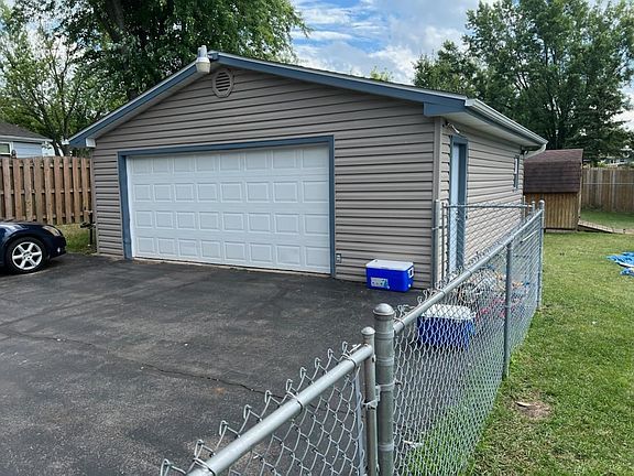 2nd image of 5517 Alma Dr