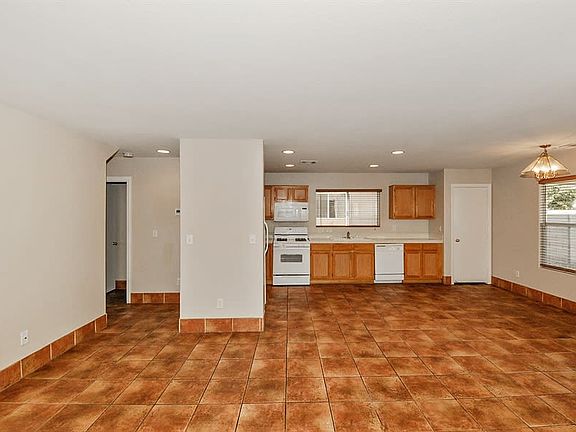 5th image of 5627 Doubleday St