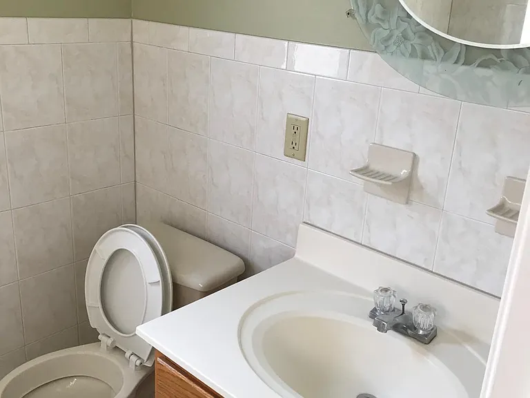 521 Bond St #2 — Photo 9