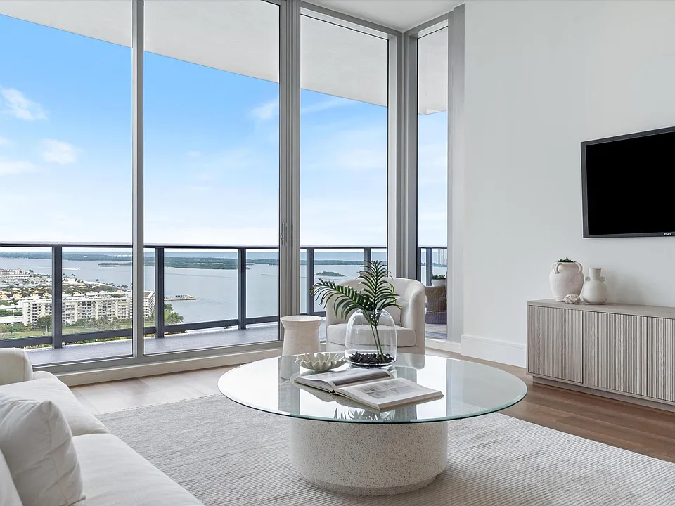 220 Lake Shore Dr #2305