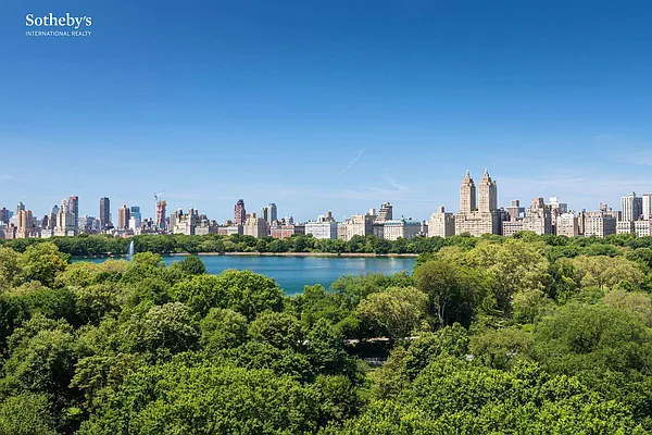 Sold by Sotheby's International Realty | media 2