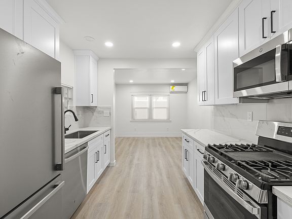 2nd image of 4160 Kansas St #2
