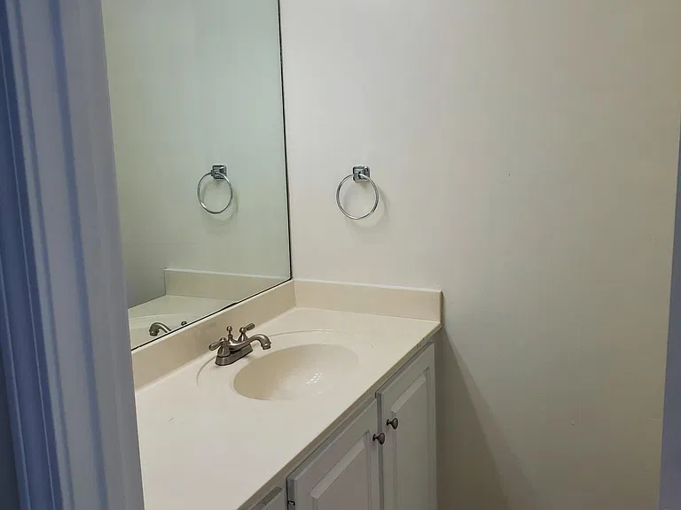 311 Green Meadow Dr — Photo 7
