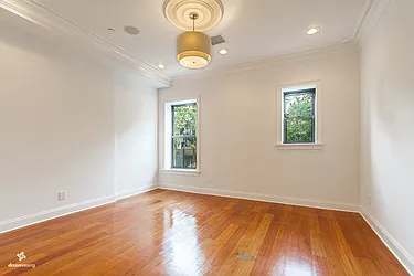 Rented by Dixon Advisory USA Inc.