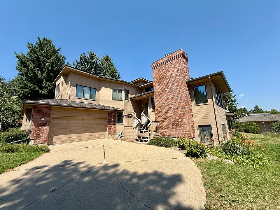 2620 Briarwood Dr