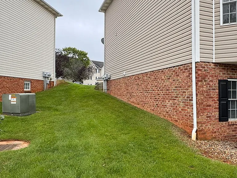 763 Wyndhurst Dr — Photo 43
