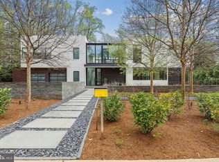 7423 Hampden Ln, Bethesda, MD 20814