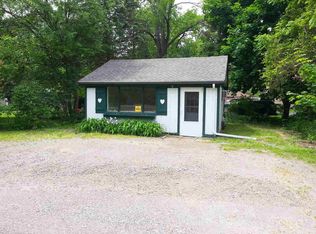 7935 Summerfield Rd, Lambertville, MI 48144