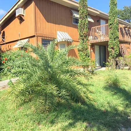 1st image of 458 N River Dr