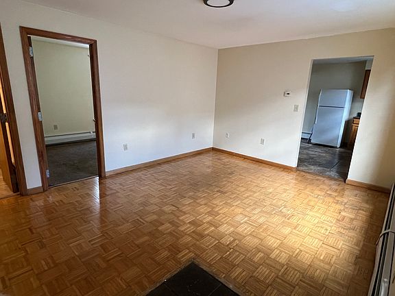 Entrance from apartment door into living room