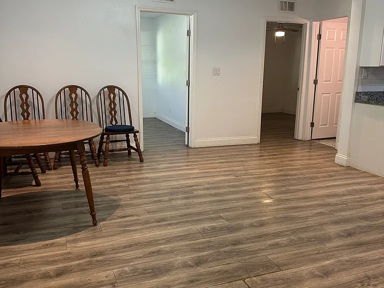 324 Seminola Blvd #B — Photo 5