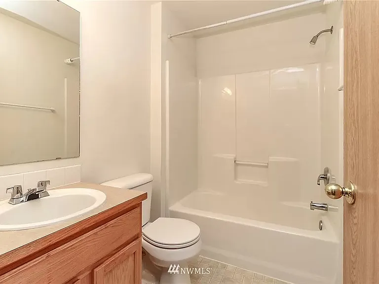 1027 Nepean Dr SE — Photo 9