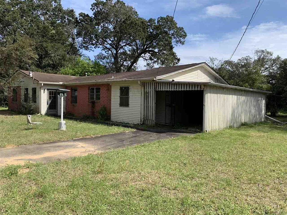 1st image of 4 Hill Dr