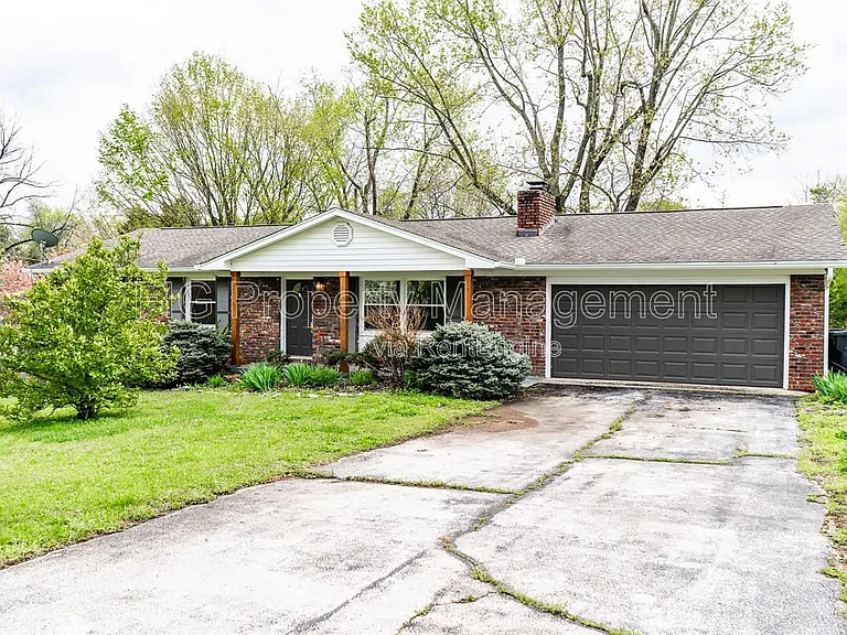 4200 Crestfield Rd — Photo 2