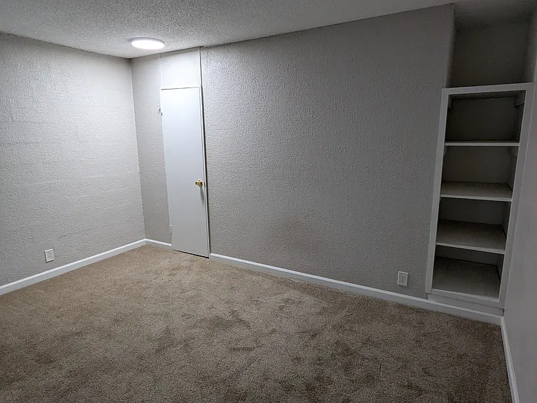 Campus View Apartments — Photo 37