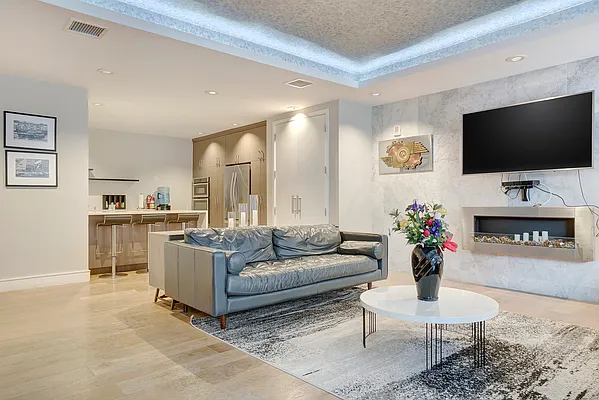 Rented by Bond New York | media 56