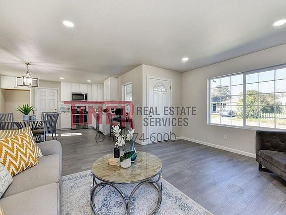 3rd image of 2816 17th Ave