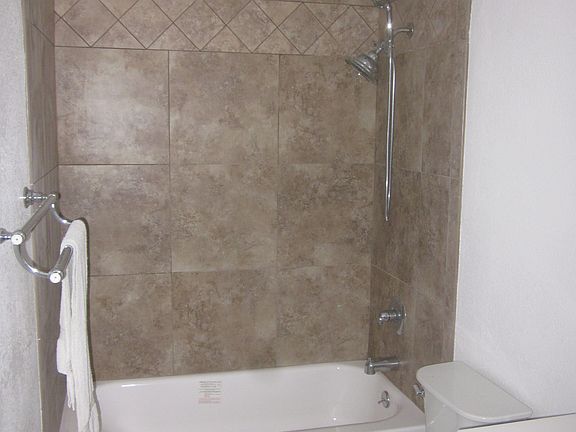 2nd image of 3135 S Brooks Cir