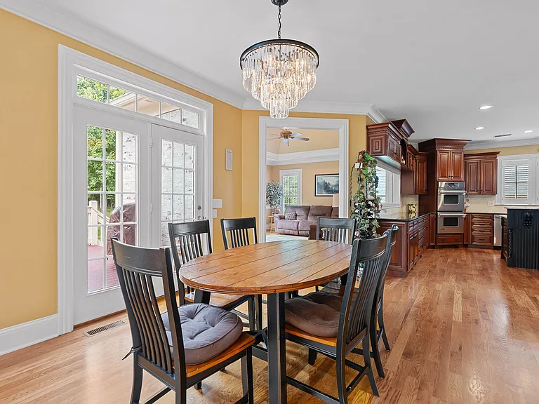 9640 Mitchell Pl — Photo 13