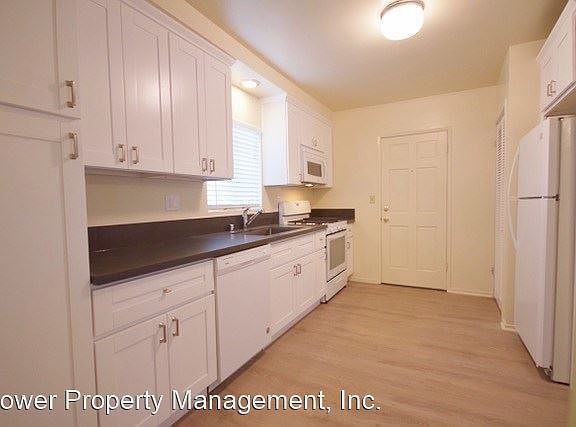 2nd image of 13433 Roselle Ave #6090988