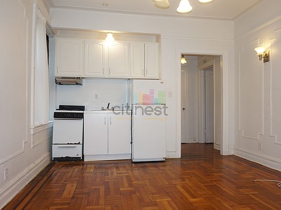2nd image of 601 40th St #D31ne