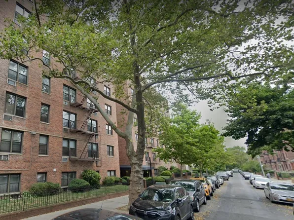 275 Webster Avenue image 2 of 20