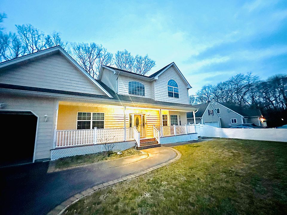 230 Peconic Ave, Medford, NY 11763 Zillow