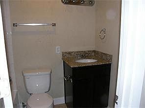 5th image of 1014 Eastwood Dr