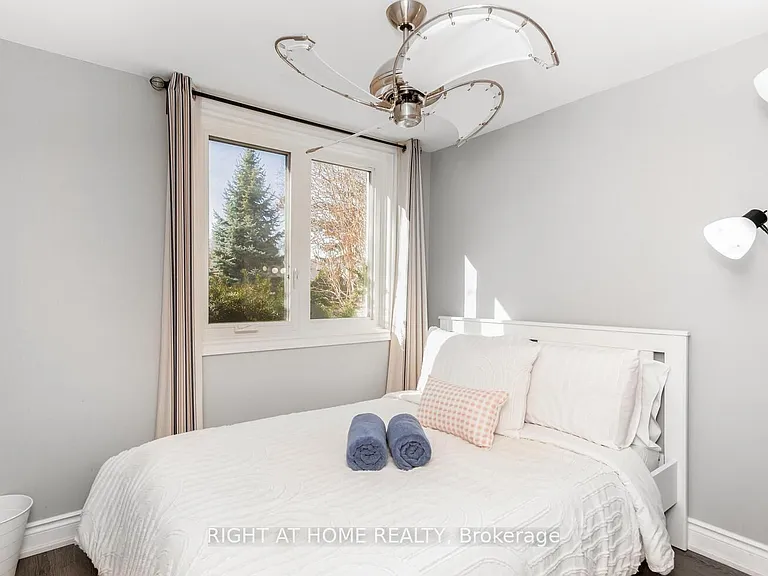 18 1/2 Lakeshore Dr — Photo 14