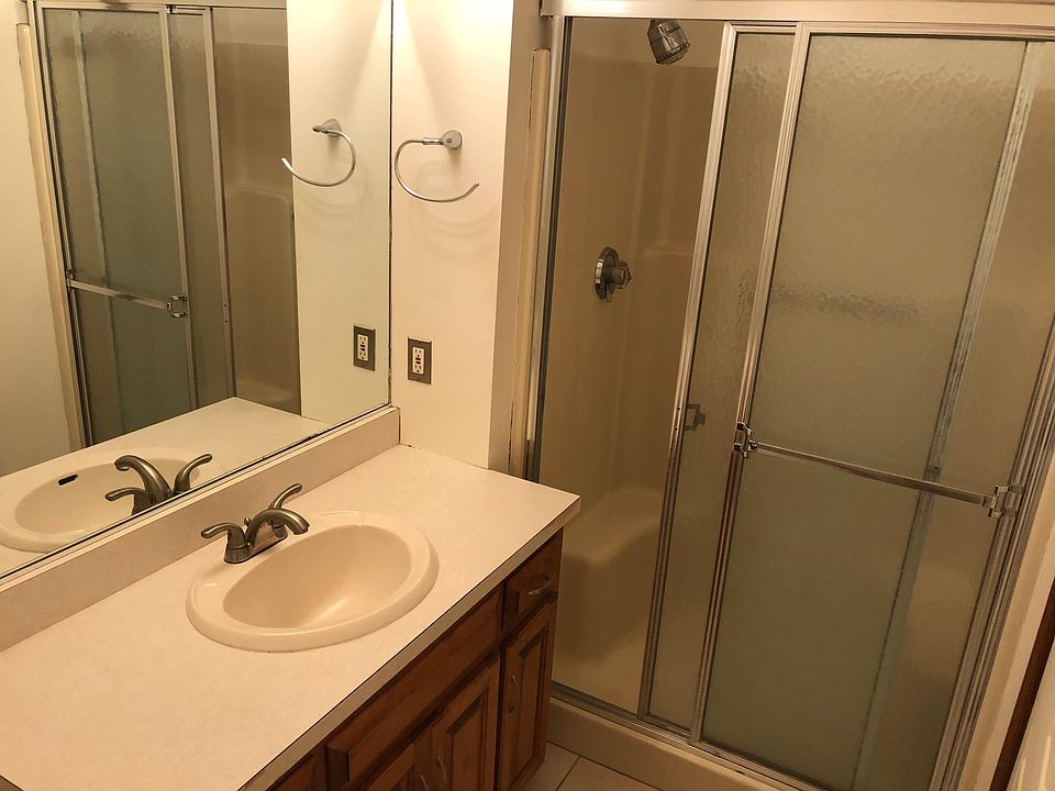 121 Candlewood Dr, Enfield, CT 06082 Zillow