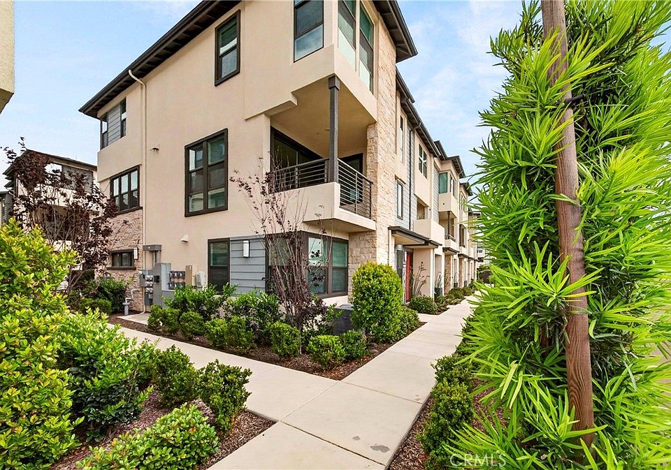 1st image of 2961 W Lincoln Ave Unit 6