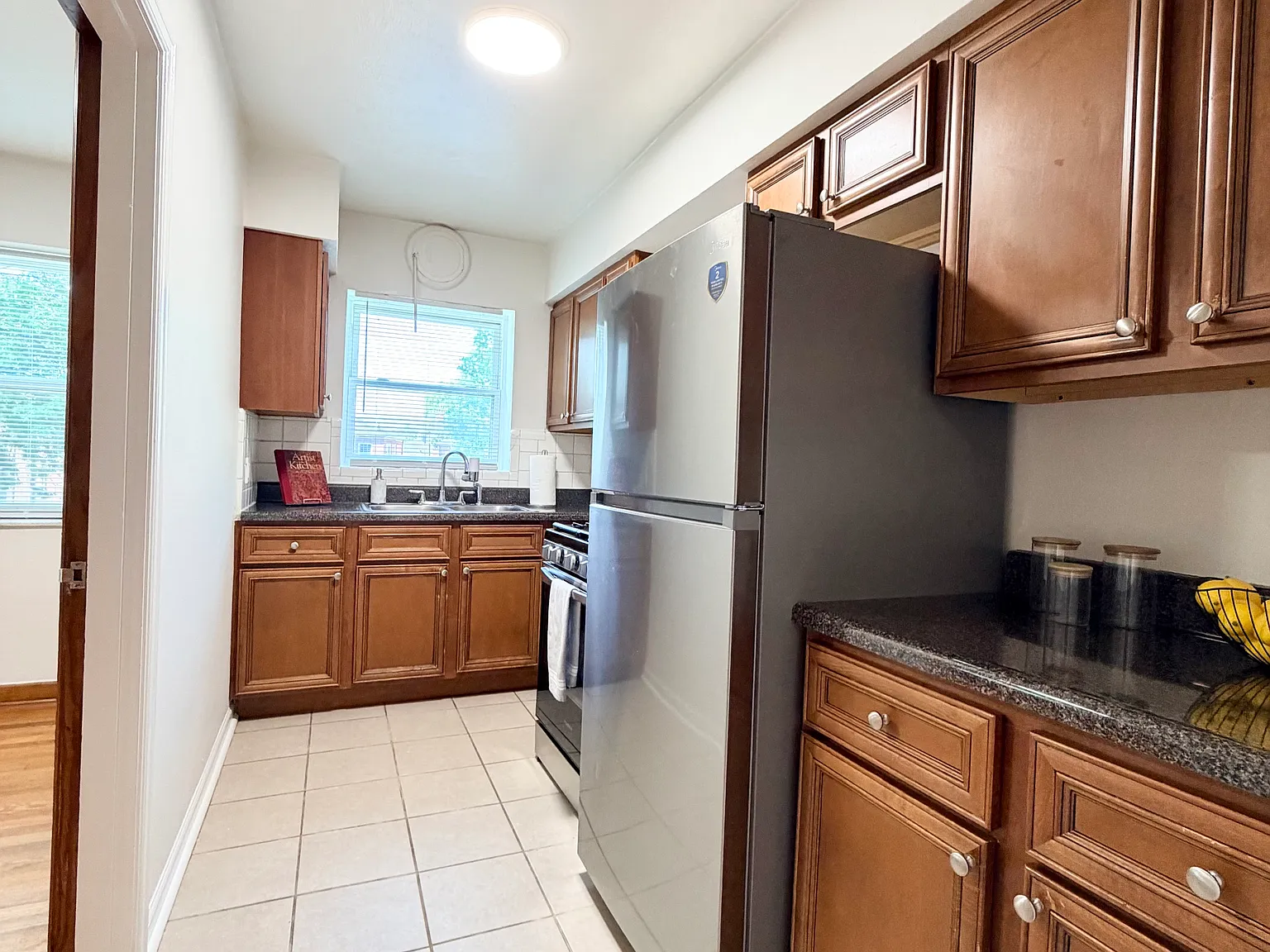 2 bed, 1000 sqft, $1,095 — Photo 3