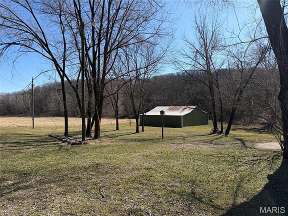 3rd image of 551 Bluffton Rd